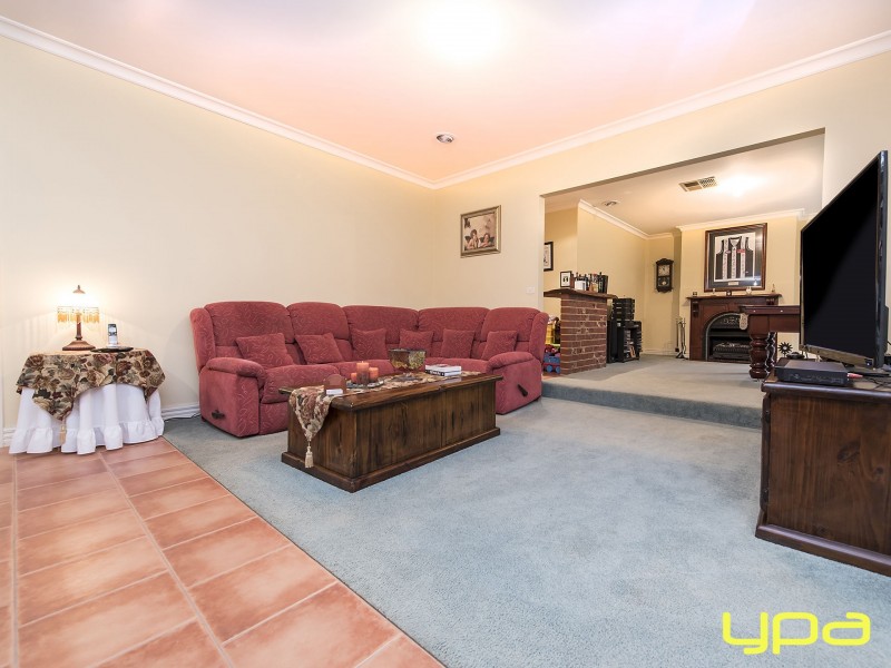 1 Stirling Terrace, Melton West VIC 3337