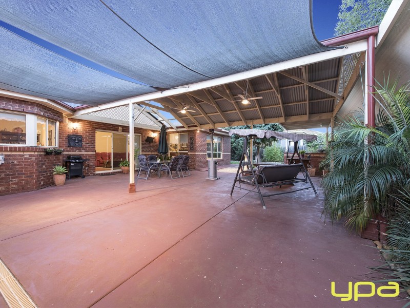 1 Stirling Terrace, Melton West VIC 3337