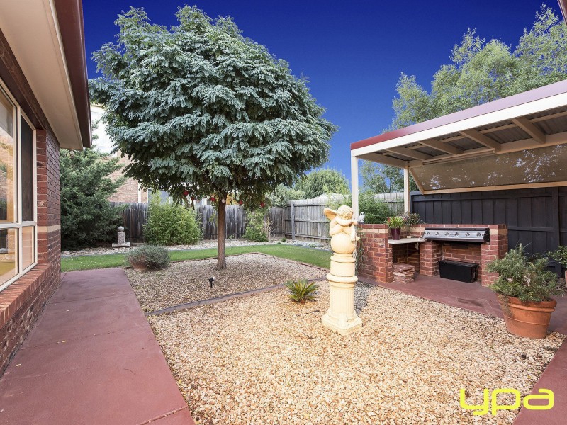 1 Stirling Terrace, Melton West VIC 3337