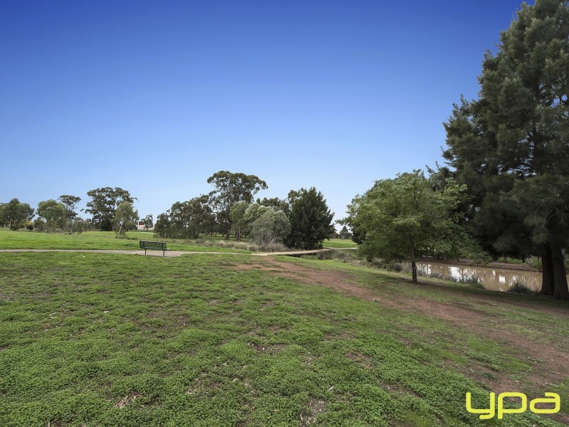 1 Stirling Terrace, Melton West VIC 3337