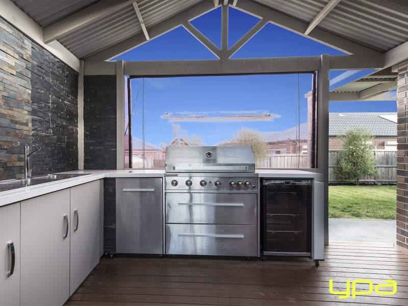 4 Portman Avenue, Melton West VIC 3337