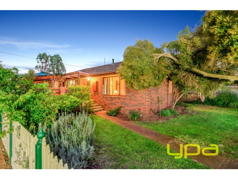 11 Wentworth Road, Melton South VIC 3338