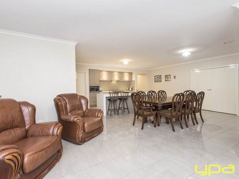 14 Arnolds Creek Boulevard, Melton West VIC 3337