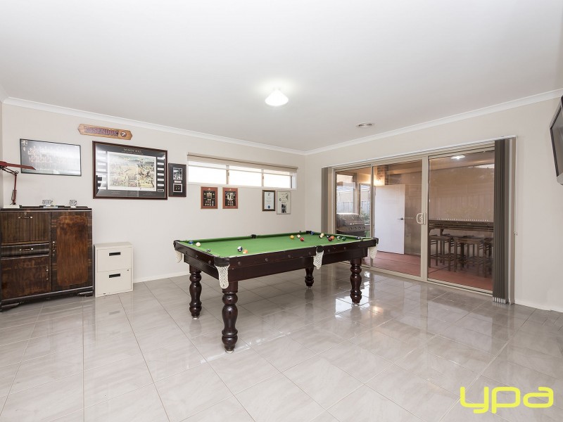 14 Arnolds Creek Boulevard, Melton West VIC 3337