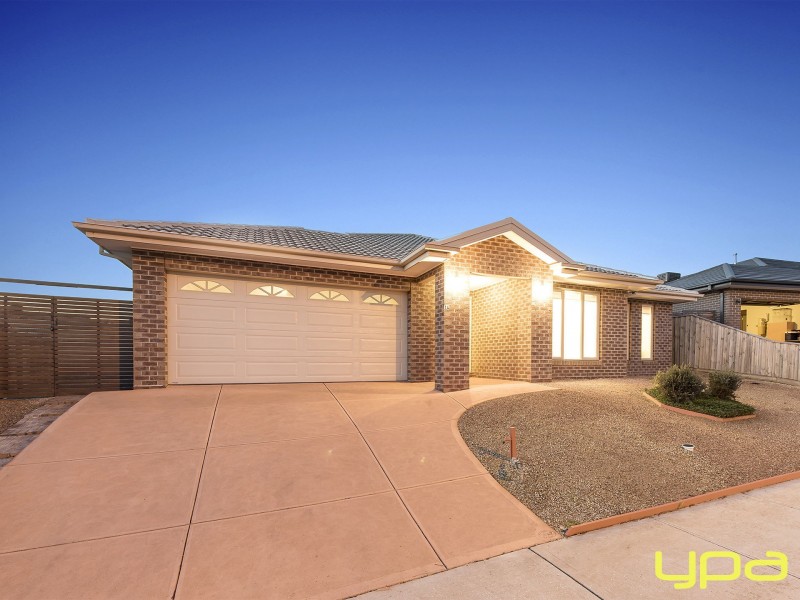 14 Arnolds Creek Boulevard, Melton West VIC 3337