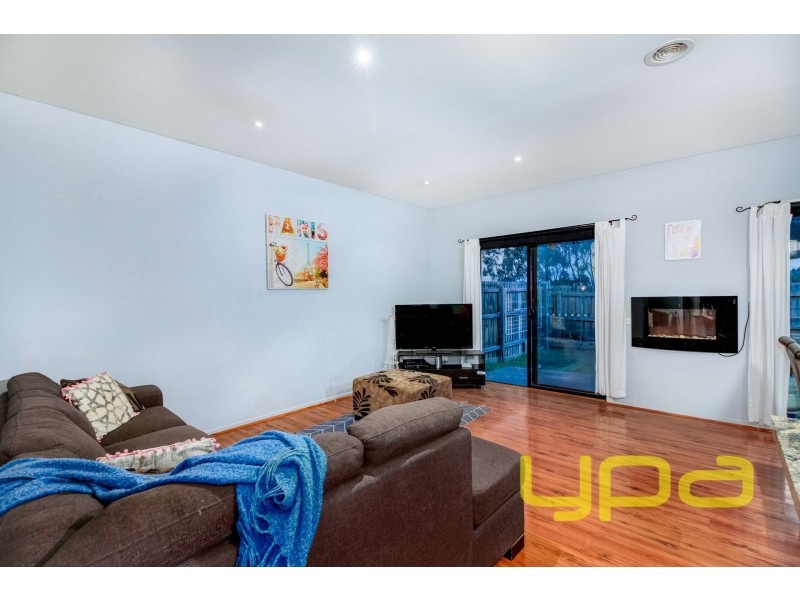 22/62 Andrew Street, Melton South VIC 3338