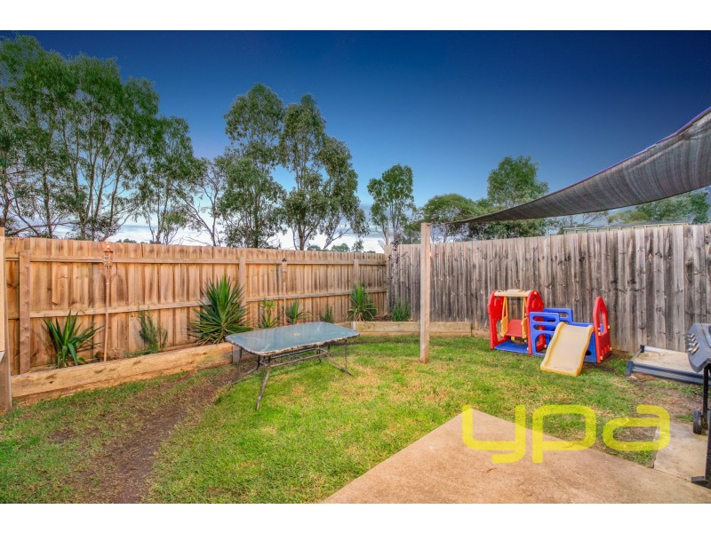 22/62 Andrew Street, Melton South VIC 3338