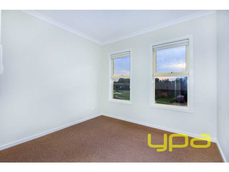 2/17 Maree Court, Kurunjang VIC 3337
