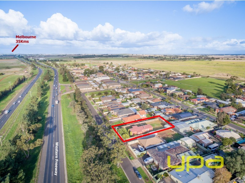2013 Western Highway, Rockbank VIC 3335