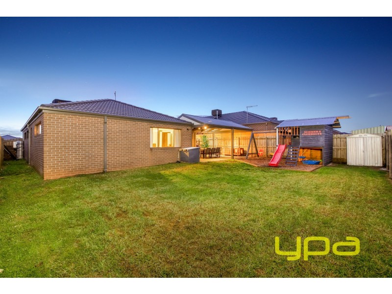 4 Connolly Drive, Melton West VIC 3337