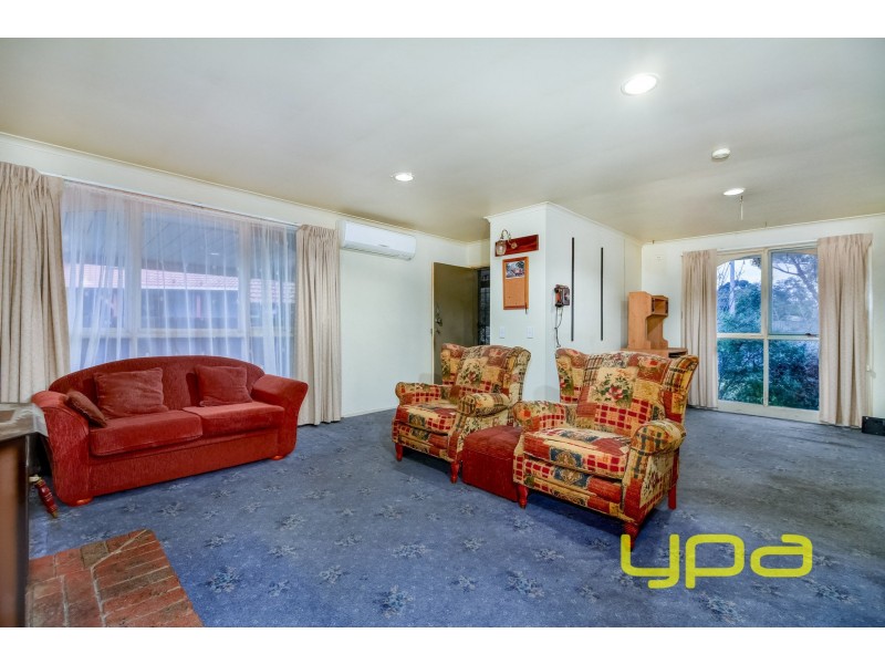 5 Peter Place, Melton West VIC 3337