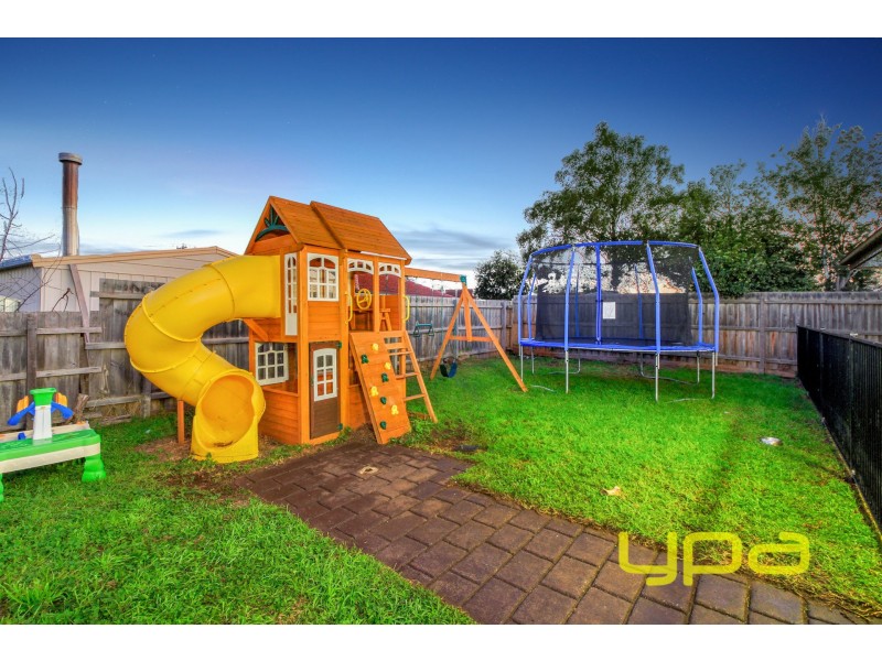 22 Nimmo Crescent, Kurunjang VIC 3337