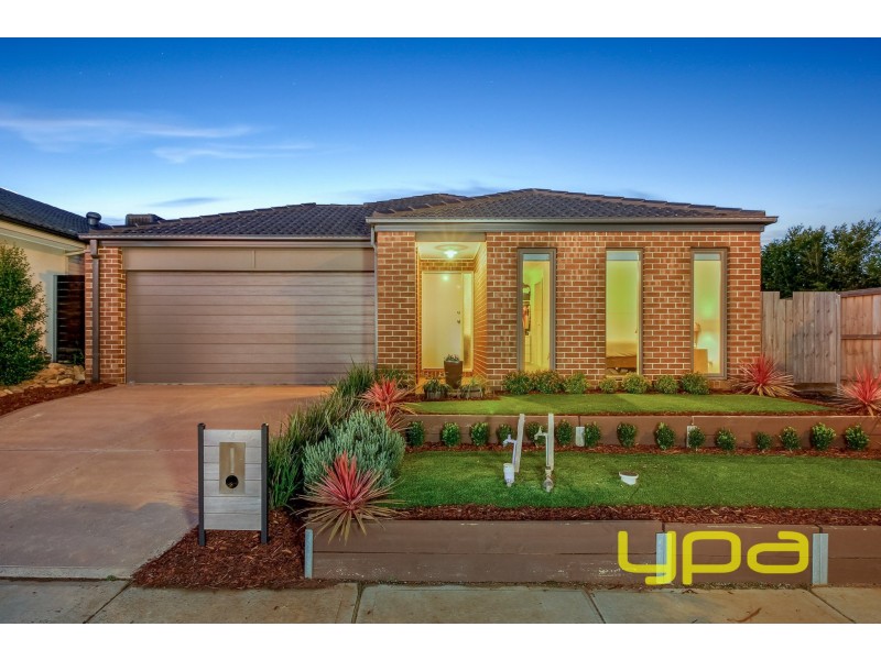 4 Oldbridge Boulevard, Melton South VIC 3338