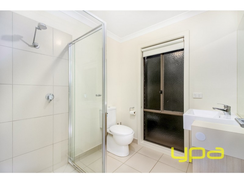 4 Oldbridge Boulevard, Melton South VIC 3338