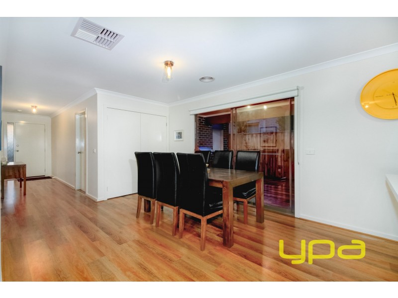 4 Oldbridge Boulevard, Melton South VIC 3338