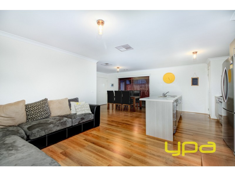 4 Oldbridge Boulevard, Melton South VIC 3338