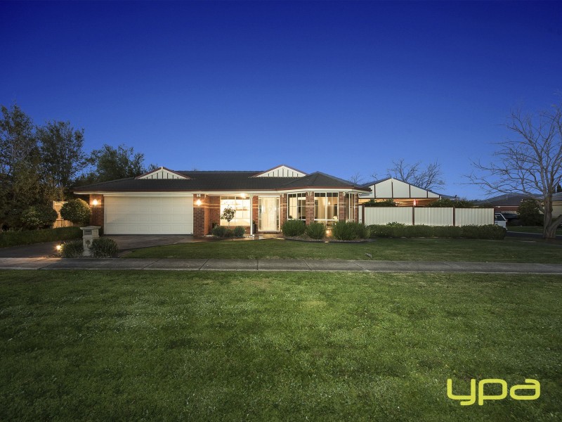 6 Prahn Court, Brookfield VIC 3338