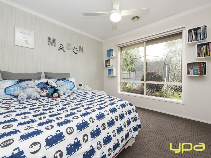 6 Prahn Court, Brookfield VIC 3338