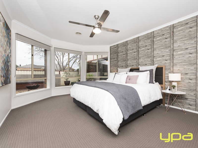 6 Prahn Court, Brookfield VIC 3338