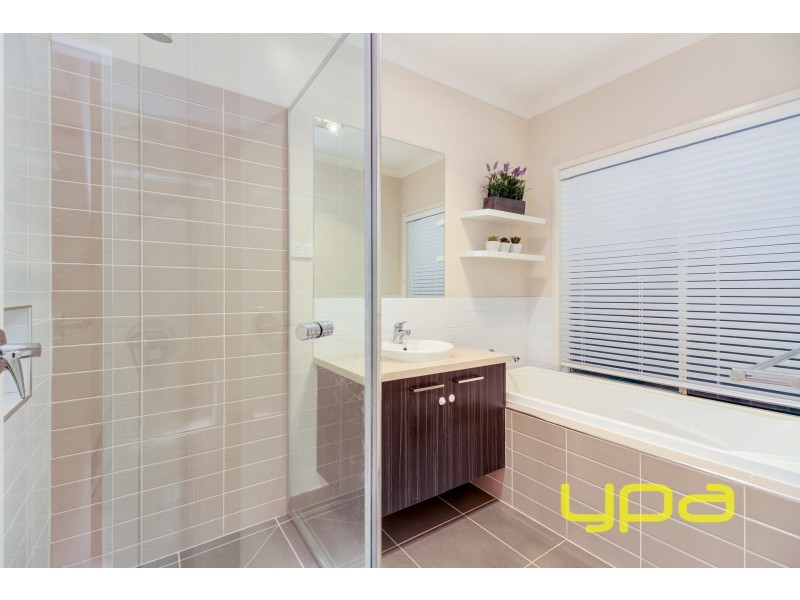 71 Lakewood Boulevard, Melton VIC 3337