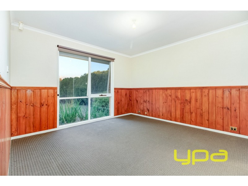 2 Tania Place, Melton West VIC 3337