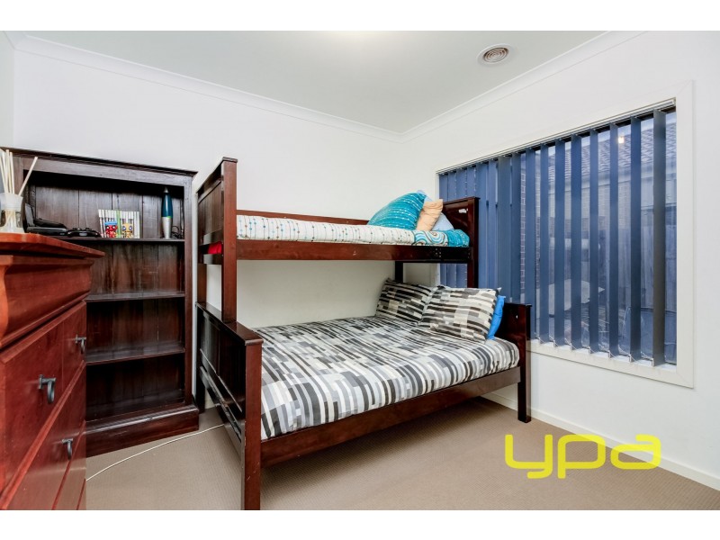 38 Cooloongup Crescent, Melton West VIC 3337