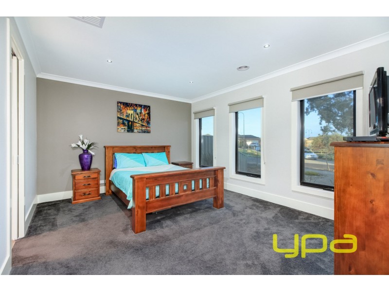 27 Riverbank Boulevard, Melton West VIC 3337