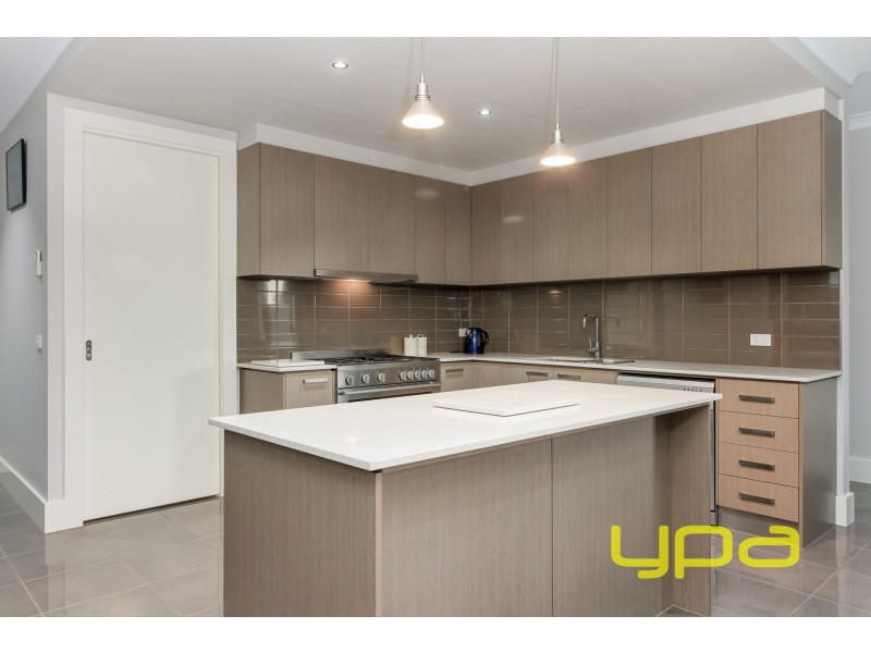 27 Riverbank Boulevard, Melton West VIC 3337