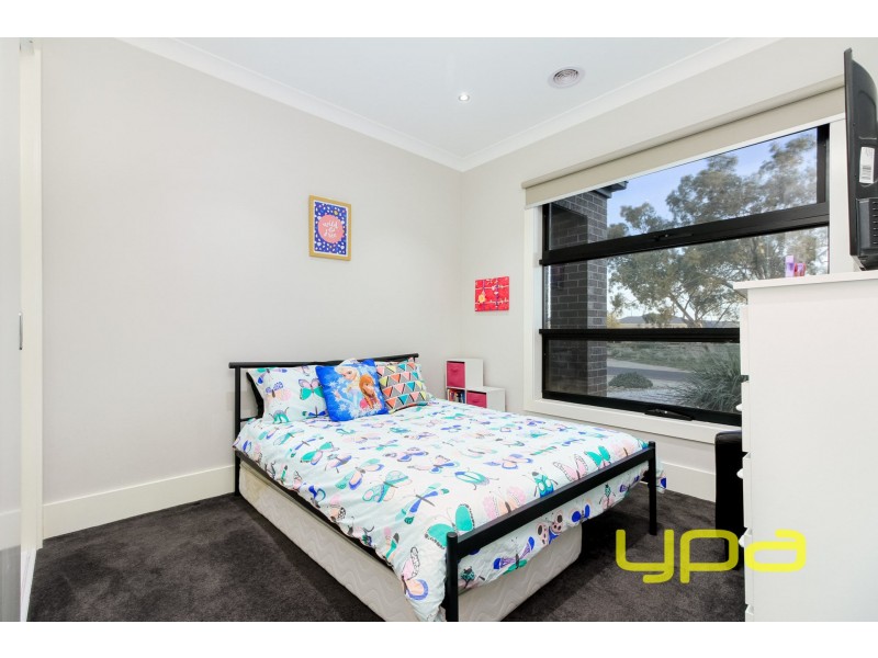 27 Riverbank Boulevard, Melton West VIC 3337