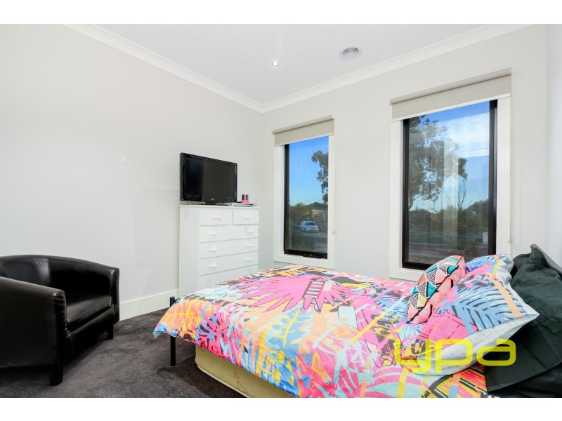 27 Riverbank Boulevard, Melton West VIC 3337