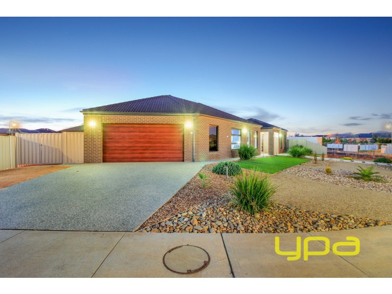 27 Riverbank Boulevard, Melton West VIC 3337