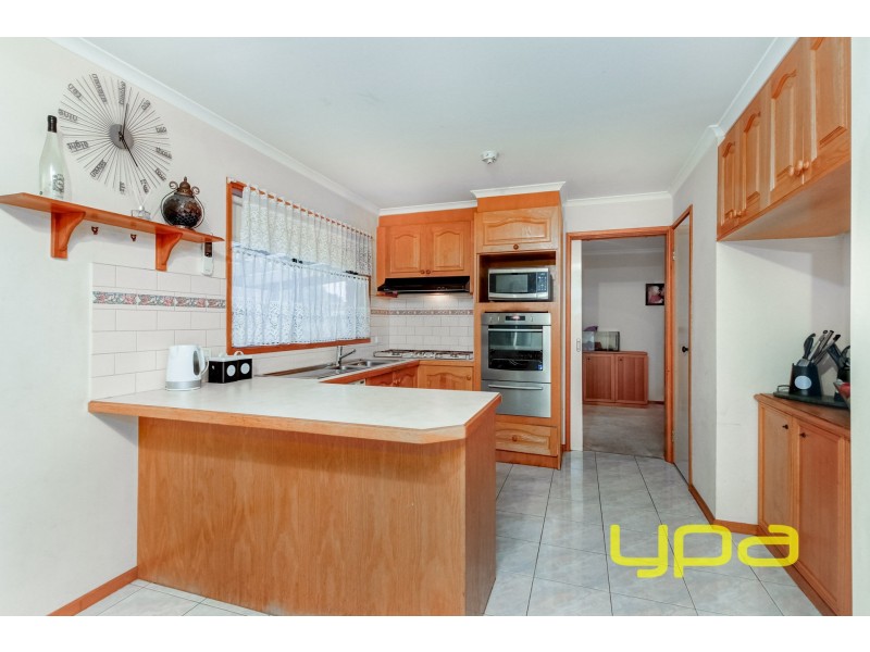 6 Marlo Drive, Melton West VIC 3337