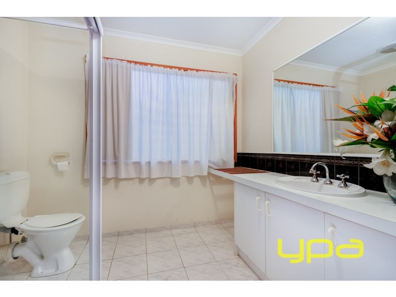 6 Marlo Drive, Melton West VIC 3337