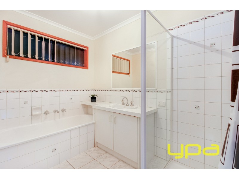 6 Marlo Drive, Melton West VIC 3337