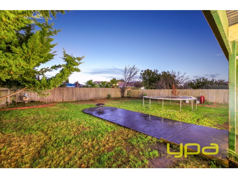 6 Marlo Drive, Melton West VIC 3337