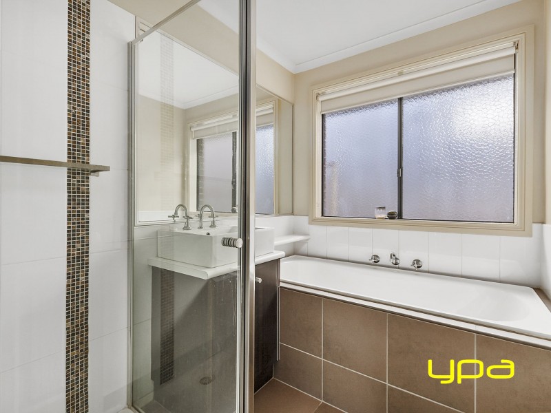 92 Dalray Crescent, Kurunjang VIC 3337