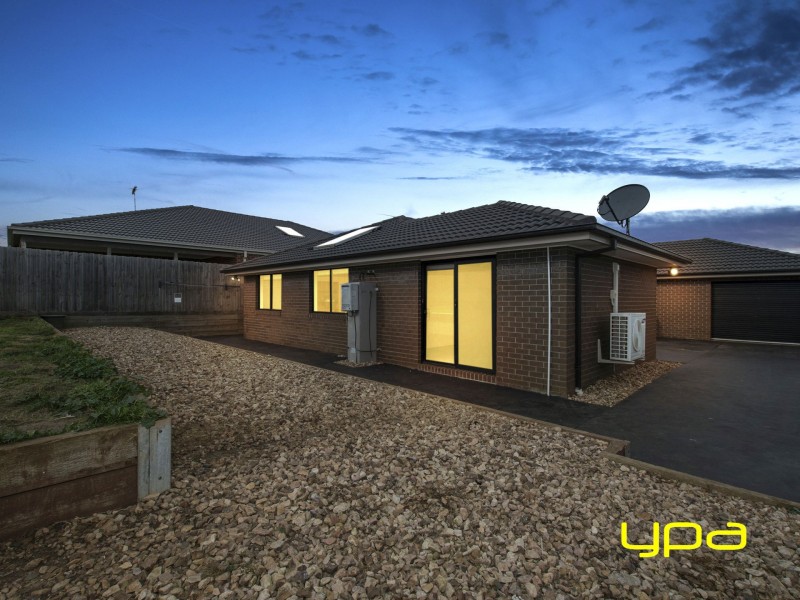 92 Dalray Crescent, Kurunjang VIC 3337
