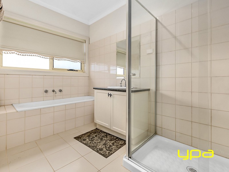 29 Ruxton Way, Hopetoun Park VIC 3340