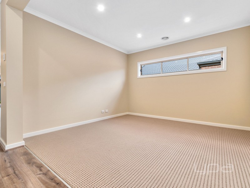 62 Aruma Avenue, Melton West VIC 3337