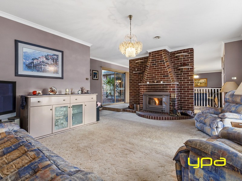 8 Campbell Court, Brookfield VIC 3338