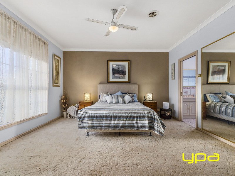 8 Campbell Court, Brookfield VIC 3338