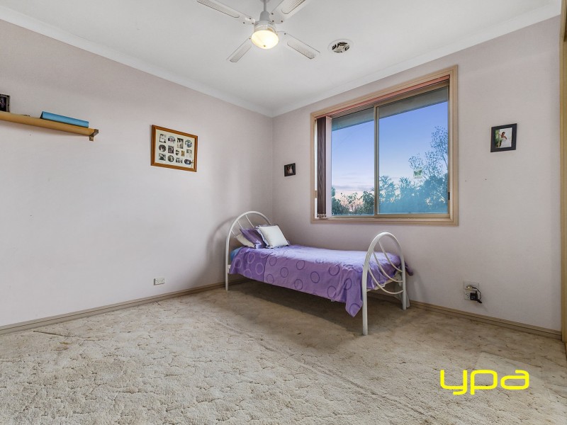 8 Campbell Court, Brookfield VIC 3338