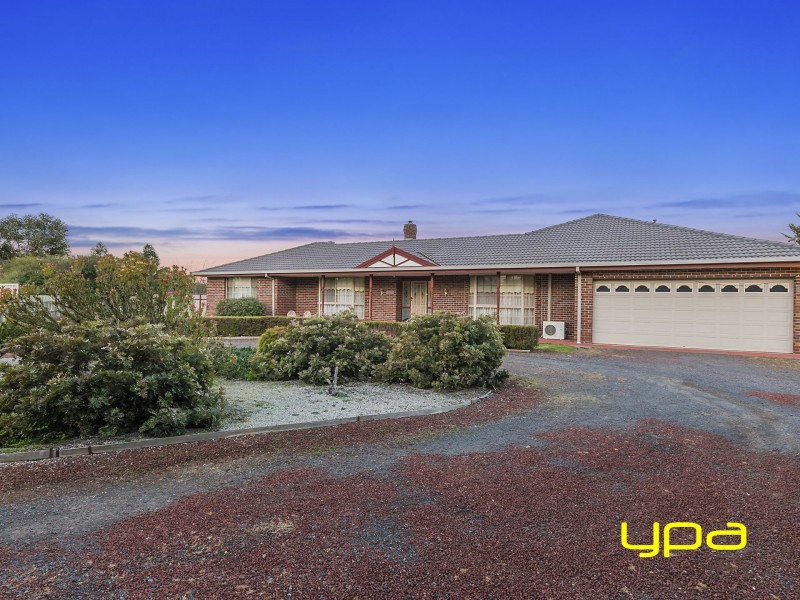 8 Campbell Court, Brookfield VIC 3338