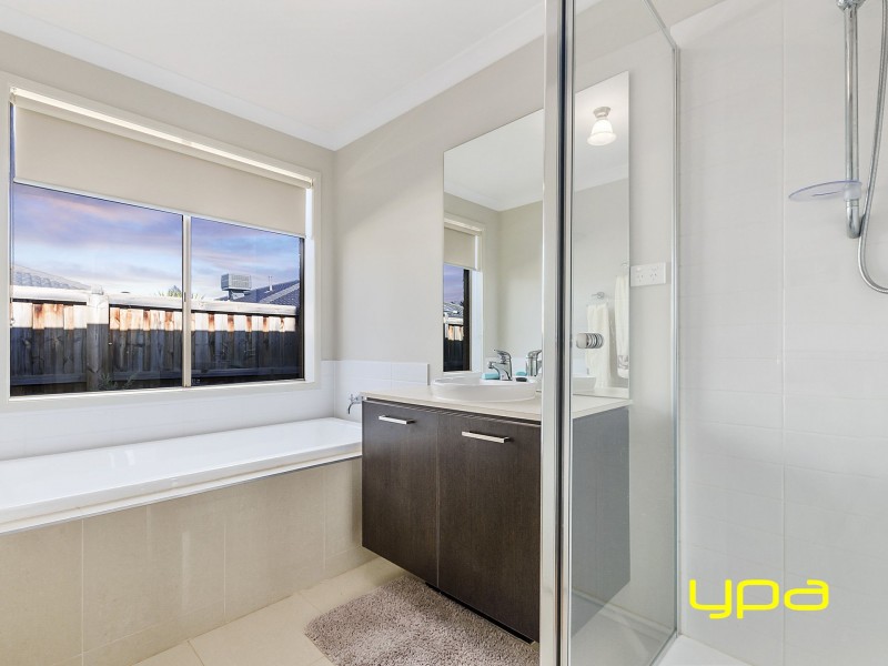 21 Moonah Avenue, Brookfield VIC 3338