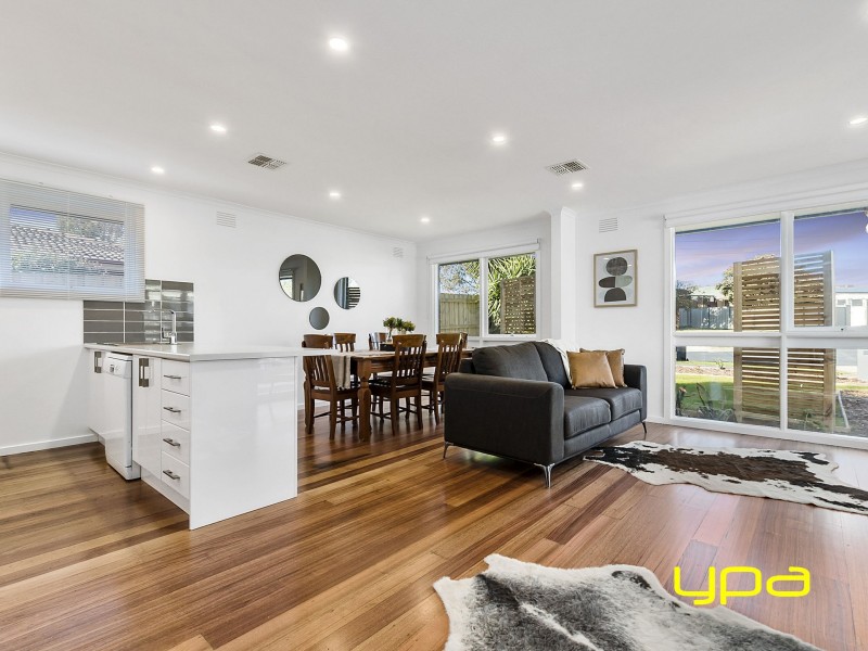 14 Hornbuckle Crescent, Melton VIC 3337