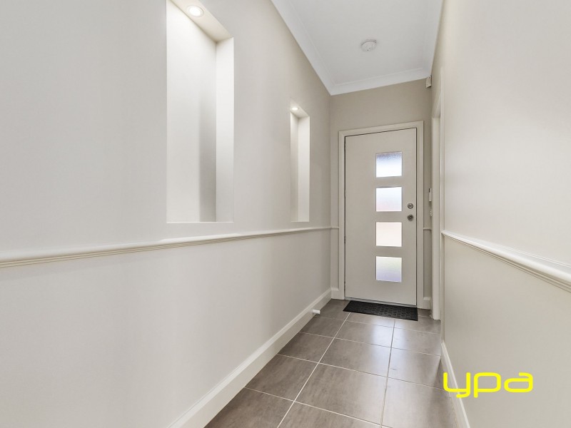 21 Edgewood Drive, Melton West VIC 3337