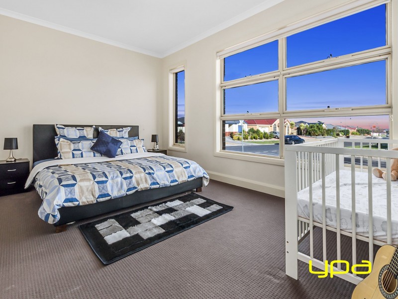 1/1 Wetherby Place, Melton West VIC 3337