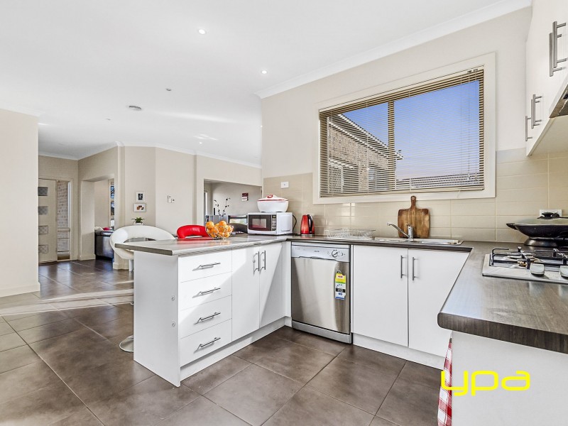1/1 Wetherby Place, Melton West VIC 3337