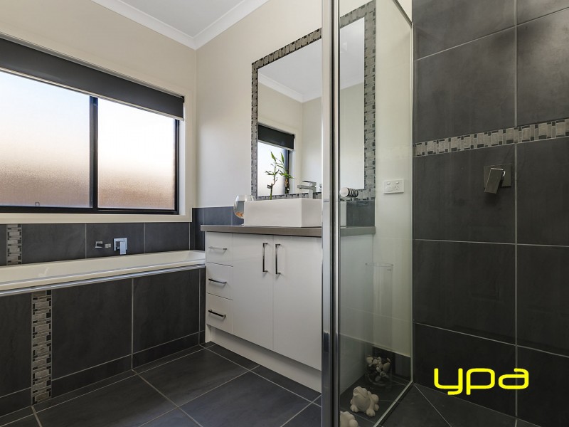 207 Botanica Springs Boulevard, Brookfield VIC 3338