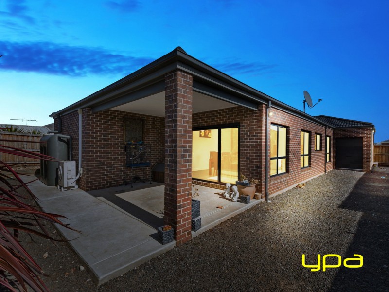 207 Botanica Springs Boulevard, Brookfield VIC 3338